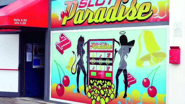 Forlì, colpo alla sala slot. Bottino da 10mila euro Forlì, colpo alla sala slot. Bottino da 10mila euro