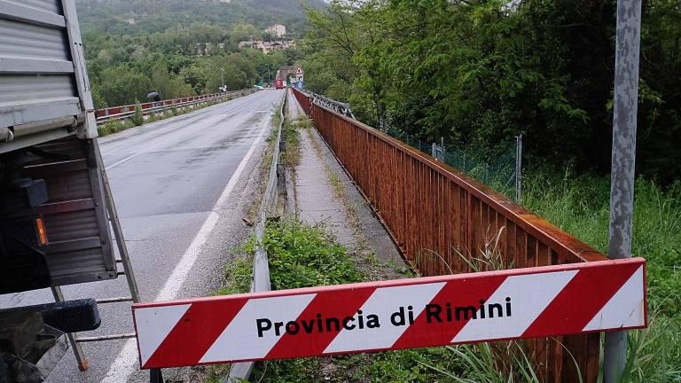 Allerta meteo, chiusura totale per Ponte Verucchio Allerta meteo, chiusura totale per Ponte Verucchio
