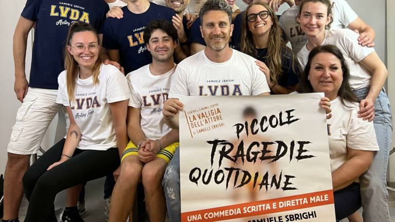 Santarcangelo, quante Piccole tragedie quotidiane dentro La valigia dell'attore Santarcangelo, quante Piccole tragedie quotidiane dentro La valigia dell'attore