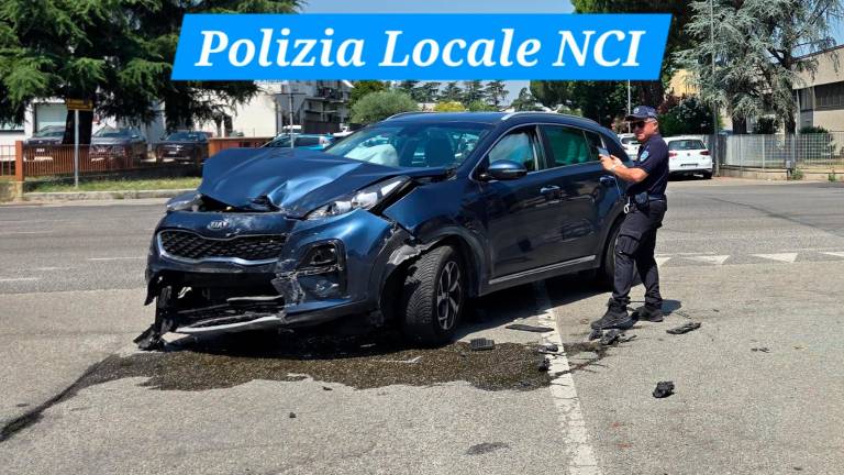 Imola, scontro all’incrocio: ferita una donna di 72 anni Imola, scontro all’incrocio: ferita una donna di 72 anni