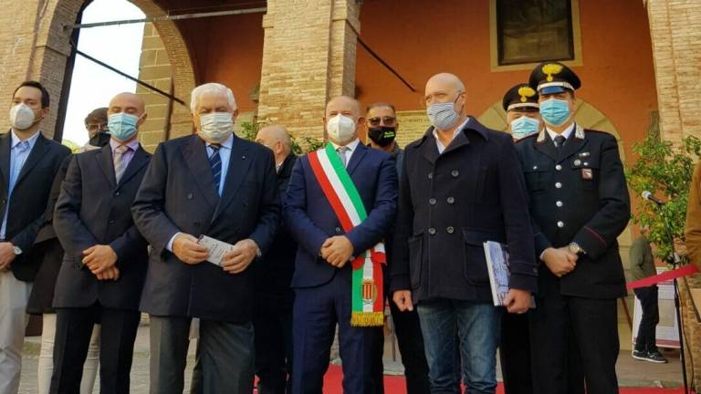 S. Agata Feltria, 12mila persone per il tartufo bianco pregiato S. Agata Feltria, 12mila persone per il tartufo bianco pregiato