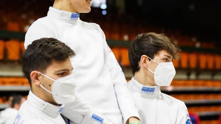 Scherma, Galassi di nuovo sul podio: bronzo con l'Italia Under 20 di spada Scherma, Galassi di nuovo sul podio: bronzo con l'Italia Under 20 di spada