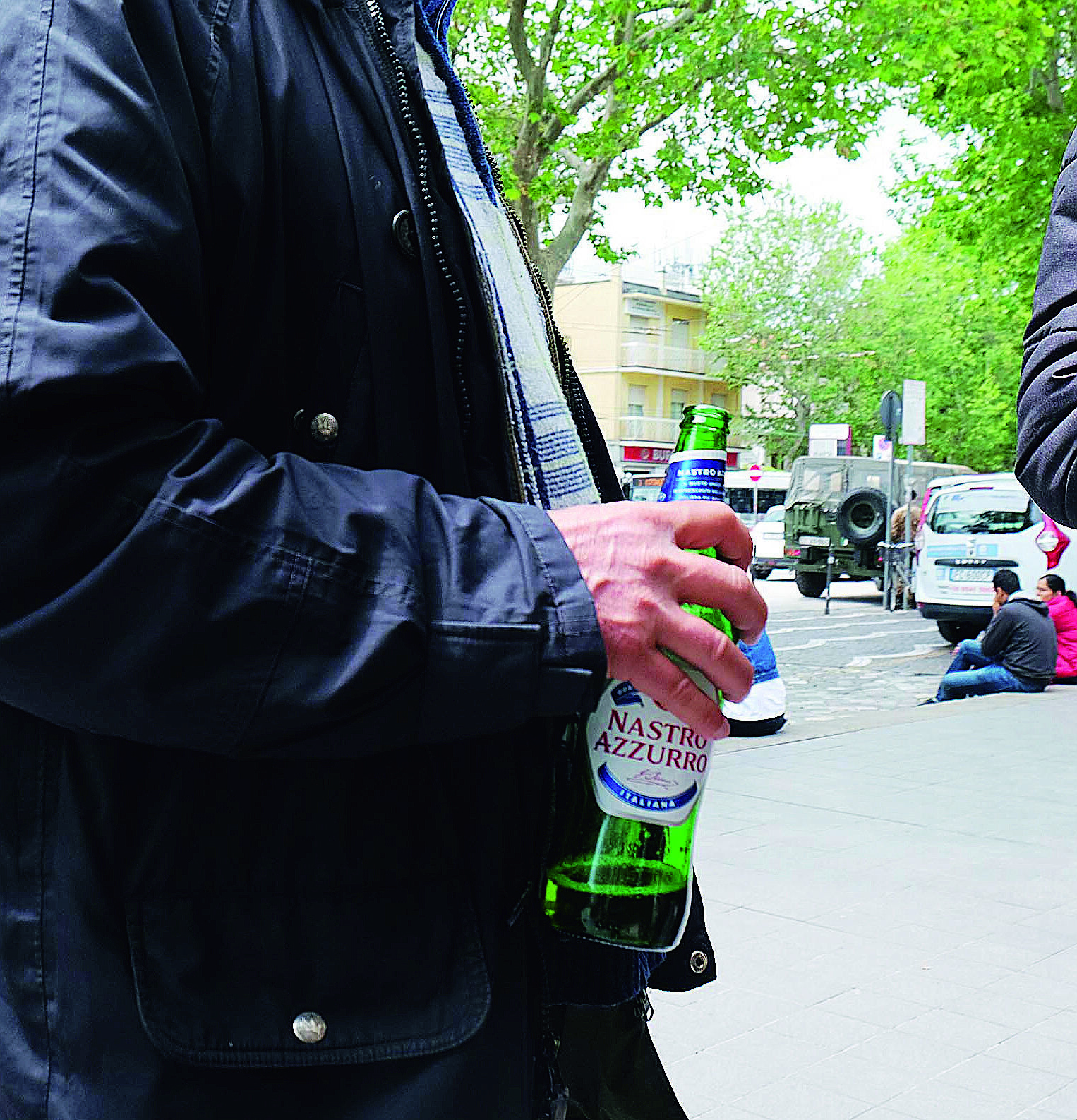 Ubriaco palpeggia la barista in un locale di Mezzano, arrestato Ubriaco palpeggia la barista in un locale di Mezzano, arrestato