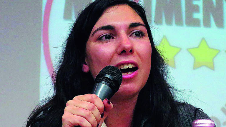 Rimini, Giulia Sarti (5 stelle) restituisce un tesoretto Rimini, Giulia Sarti (5 stelle) restituisce un tesoretto
