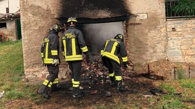 Sarsina, incendio ed esplosione in un casolare Sarsina, incendio ed esplosione in un casolare