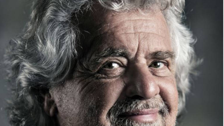 Forlì, Beppe Grillo al teatro Fabbri con lo show Terrapiattista Forlì, Beppe Grillo al teatro Fabbri con lo show Terrapiattista