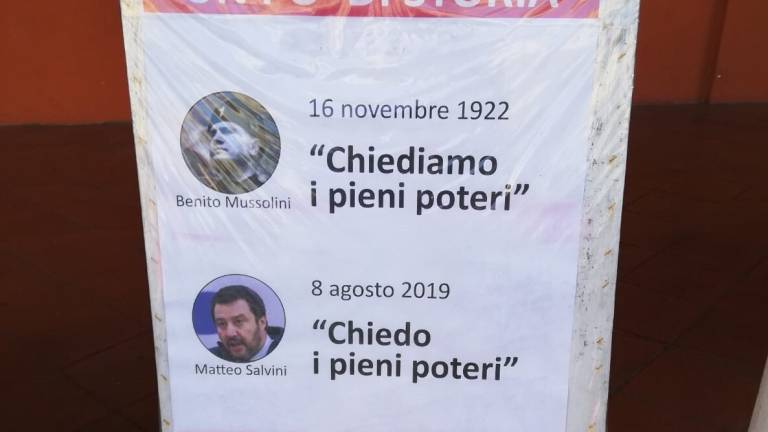 Salvini come Mussolini polemiche per manifesto Anpi a Massa Lombarda Salvini come Mussolini polemiche per manifesto Anpi a Massa Lombarda