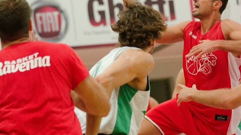 Basket A2, l'OraSì perde l'amichevole con Chiusi (68-59) Basket A2, l'OraSì perde l'amichevole con Chiusi (68-59)