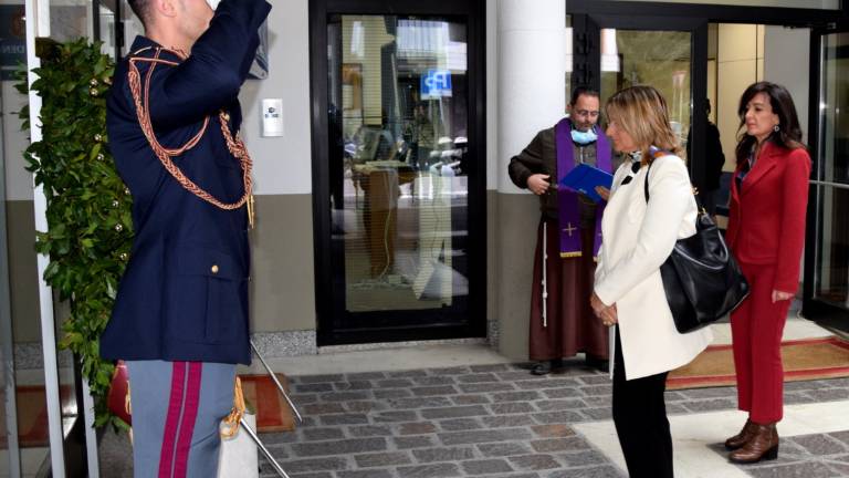 Rimini, insediata la questora Rosanna Lavezzaro: è la prima donna Rimini, insediata la questora Rosanna Lavezzaro: è la prima donna