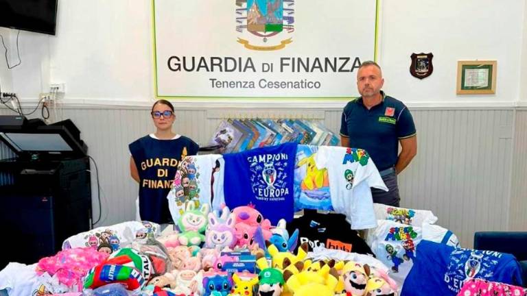 Cosmetici e prodotti fuori norma: raffica di sequestri estivi della Finanza a Forlì-Cesena Cosmetici e prodotti fuori norma: raffica di sequestri estivi della Finanza a Forlì-Cesena