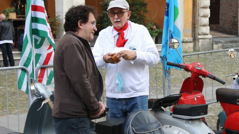 Dopo la camera ardente alla Cgil di Cesena oggi il funerale di Gastone Fiori Dopo la camera ardente alla Cgil di Cesena oggi il funerale di Gastone Fiori