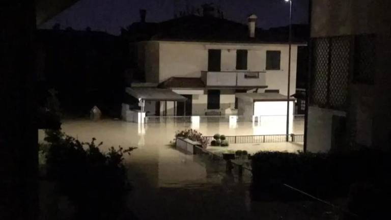 Alluvione, allagamenti a Fornace e alle porte di Ravenna, chiuso lo svincolo della Faentina Alluvione, allagamenti a Fornace e alle porte di Ravenna, chiuso lo svincolo della Faentina