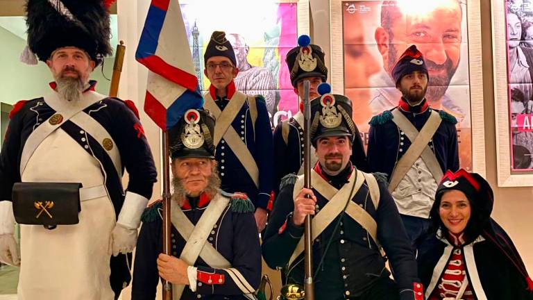 A Cesena un tuffo nel passato con le truppe napoleoniche schierate al cinema Eliseo A Cesena un tuffo nel passato con le truppe napoleoniche schierate al cinema Eliseo