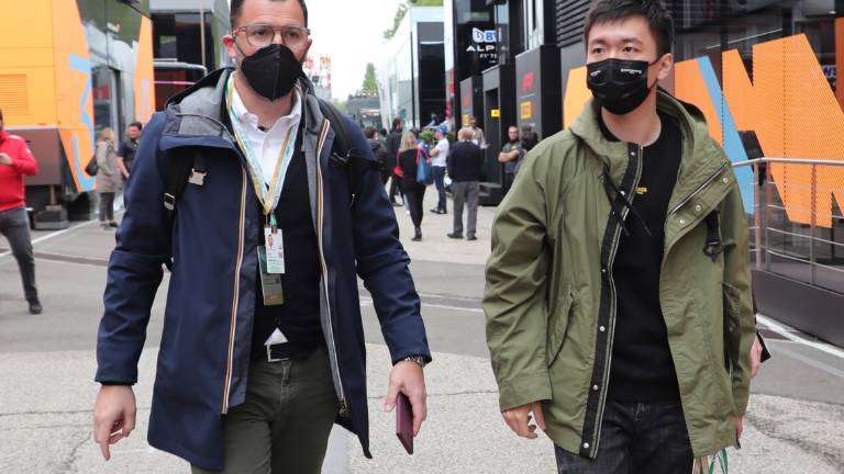 Imola, da Steven Zhang a Fabio De Luigi: la parata dei vip al paddock - Gallery Imola, da Steven Zhang a Fabio De Luigi: la parata dei vip al paddock - Gallery
