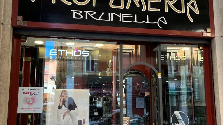 Ravenna, Sabbioni acquista la storica profumeria Brunella assumendo i due figli e i dipendenti Ravenna, Sabbioni acquista la storica profumeria Brunella assumendo i due figli e i dipendenti