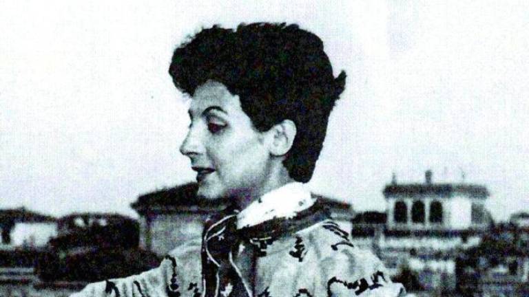 Una forlivese guidava la Vespa al posto di Audrey Hepburn in “Vacanze romane” Una forlivese guidava la Vespa al posto di Audrey Hepburn in “Vacanze romane”