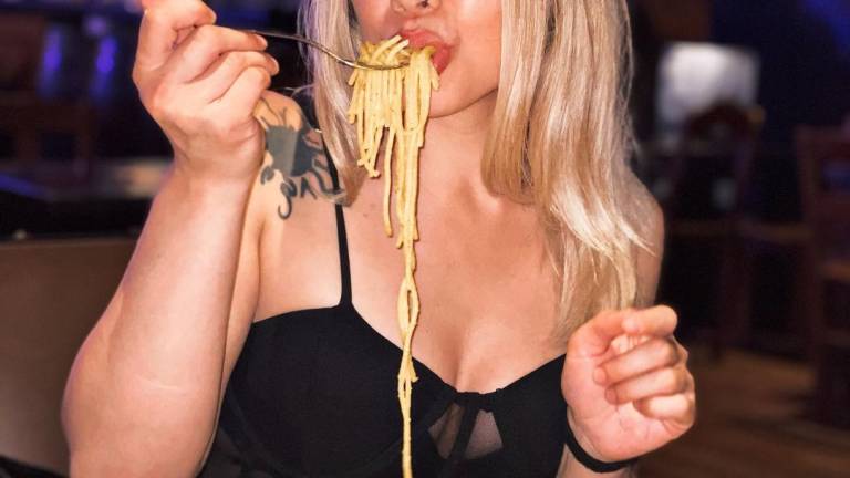 Rimini, un chilo di carbonara da mangiare in 25 minuti: che sfida al Bounty Rimini, un chilo di carbonara da mangiare in 25 minuti: che sfida al Bounty