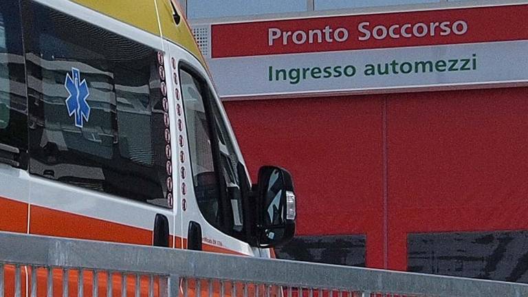 Morciano, minore si ubriaca a scuola e sviene: indagano i carabinieri Morciano, minore si ubriaca a scuola e sviene: indagano i carabinieri