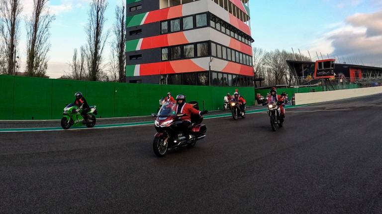 Imola. La festa con i “Motobabbi” - GALLERY Imola. La festa con i “Motobabbi” - GALLERY