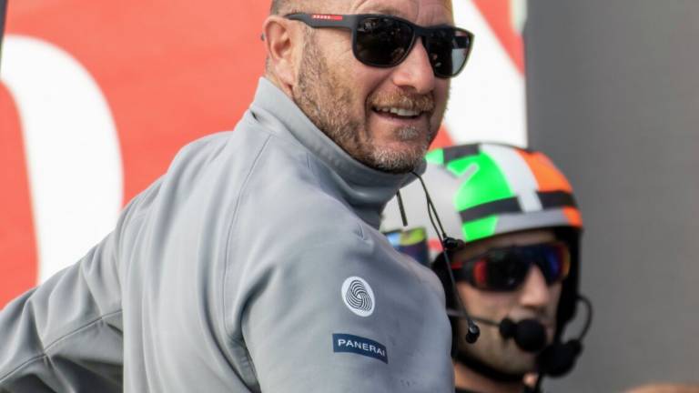 Vela, Luna Rossa testa a testa con i neozelandesi Vela, Luna Rossa testa a testa con i neozelandesi