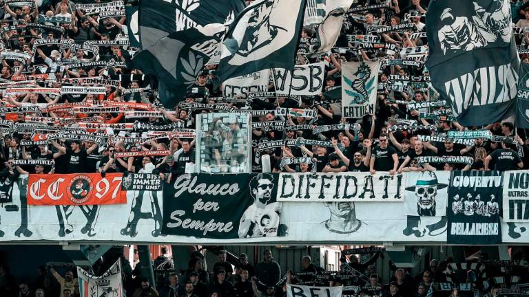 Un’immagine della curva Mare dello gremita (foto Gianmaria Zanotti) Un’immagine della curva Mare dello gremita (foto Gianmaria Zanotti)