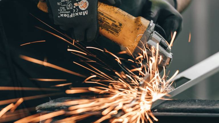 San Marino, infortunio sul lavoro: taglia una mattonella e si ferisce ad un braccio San Marino, infortunio sul lavoro: taglia una mattonella e si ferisce ad un braccio