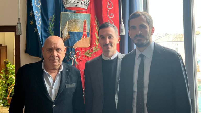 Da sinistra Bruno Bastone, il sindaco di Cesenatico Matteo Gozzoli e il presidente della Provincia Enzo Lattuca Da sinistra Bruno Bastone, il sindaco di Cesenatico Matteo Gozzoli e il presidente della Provincia Enzo Lattuca