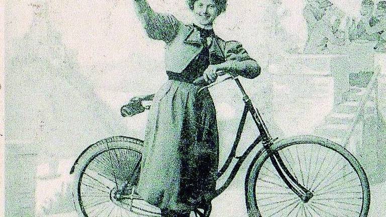 Personaggi riminesi: l'impresa della bambina in bici nel 1906 Personaggi riminesi: l'impresa della bambina in bici nel 1906