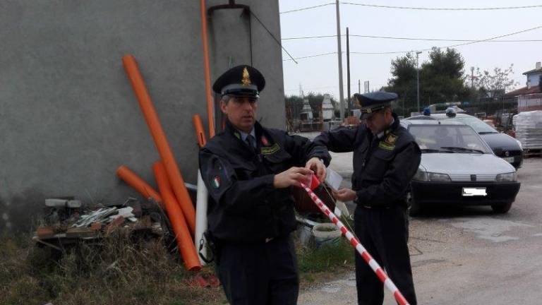 Violazione norme ambientali ed edili, sequestrata area a Savignano Violazione norme ambientali ed edili, sequestrata area a Savignano