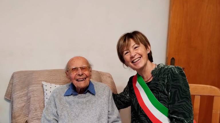 Athos Crudi con la sindaca Daniela Angelini nel novembre 2024 Athos Crudi con la sindaca Daniela Angelini nel novembre 2024