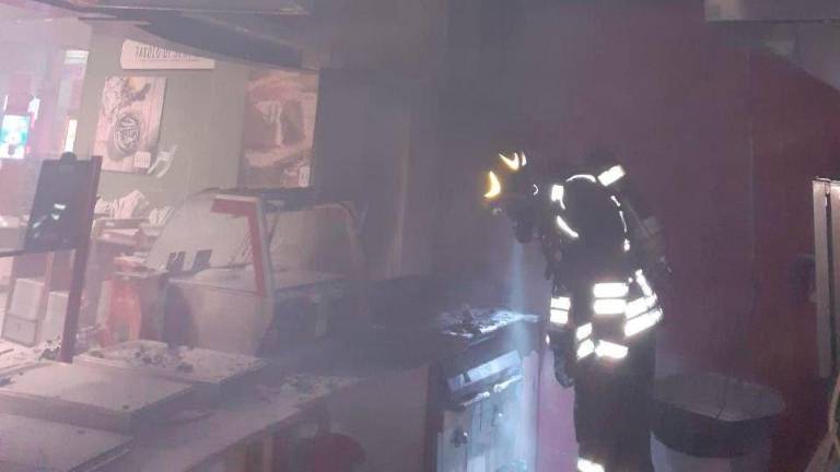 Imola, a fuoco la cucina dell’area di servizio Santerno Ovest in A14 Imola, a fuoco la cucina dell’area di servizio Santerno Ovest in A14