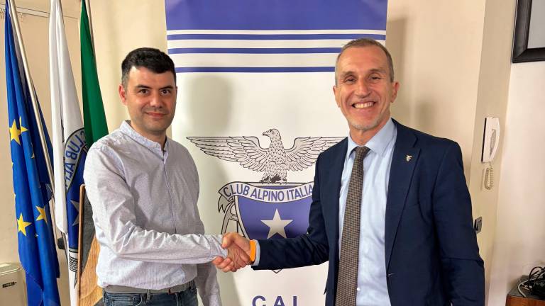 Da sinistra, Francesco Casanova con il presidente uscente Massimo Bizzarri Da sinistra, Francesco Casanova con il presidente uscente Massimo Bizzarri