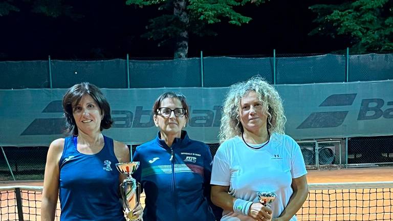 Tennis: Francesca Rubinato vince il Ladies 40 del Cacciari, al ia il Terza della Polisportiva Sammartinese Tennis: Francesca Rubinato vince il Ladies 40 del Cacciari, al ia il Terza della Polisportiva Sammartinese