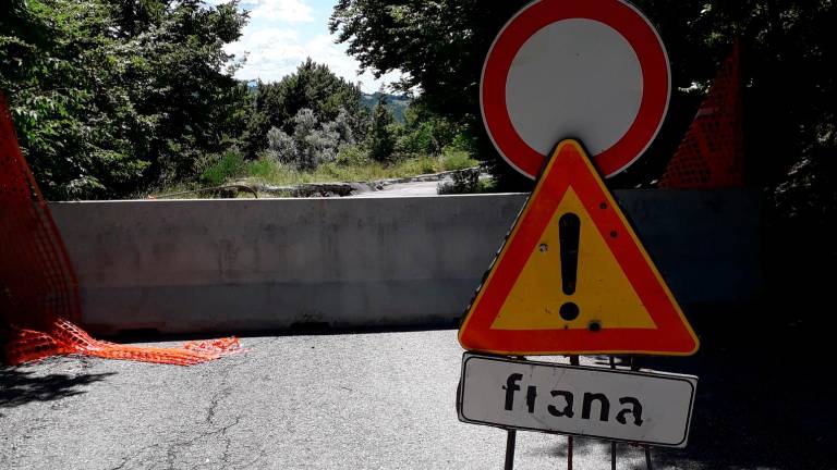 Verghereto, strada franata chiusa da 4 mesi: «Finito il tempo delle belle parole. L’inverno incombe» Verghereto, strada franata chiusa da 4 mesi: «Finito il tempo delle belle parole. L’inverno incombe»