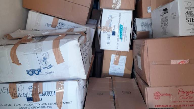 Cesenatico, ancora fermo il servizio “Abiti usati per i poveri” di Caritas: «Manca lo spazio» Cesenatico, ancora fermo il servizio “Abiti usati per i poveri” di Caritas: «Manca lo spazio»