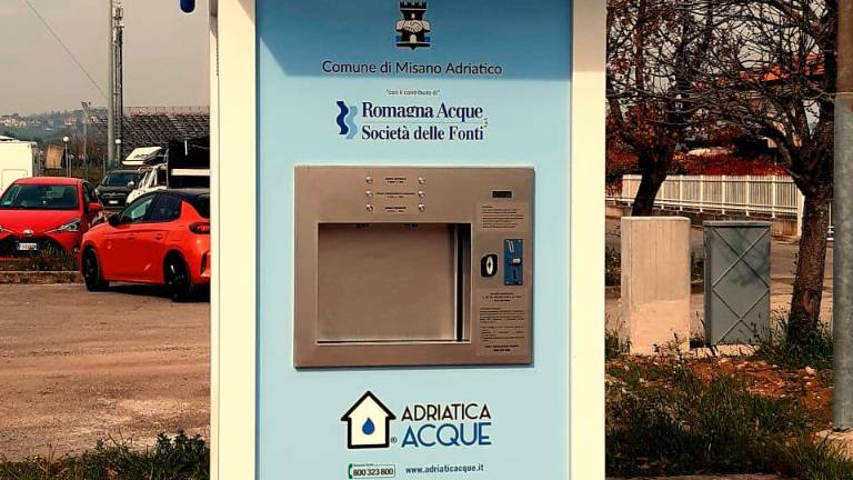 Misano. Aumentano i consumi alle Case dell’acqua, quasi 900 litri al giorno Misano. Aumentano i consumi alle Case dell’acqua, quasi 900 litri al giorno