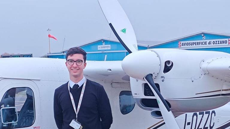 Il ravennate Andrea a 21 anni è già un pilota: “Forlì è la realtà ideale per un giovane con il mio sogno” Il ravennate Andrea a 21 anni è già un pilota: “Forlì è la realtà ideale per un giovane con il mio sogno”