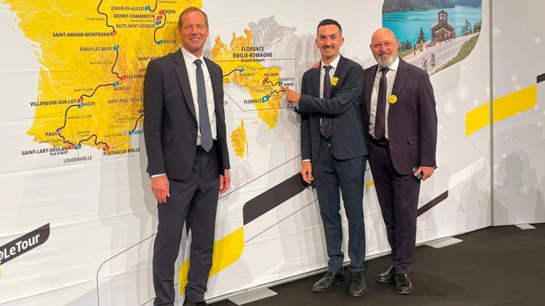 Cesenatico, il Tour de France in un dettato: un concorso per le scuole medie Cesenatico, il Tour de France in un dettato: un concorso per le scuole medie
