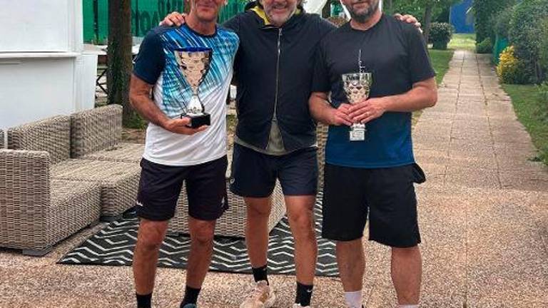 La premiazione del torneo Over 55 al Ct Cervia La premiazione del torneo Over 55 al Ct Cervia