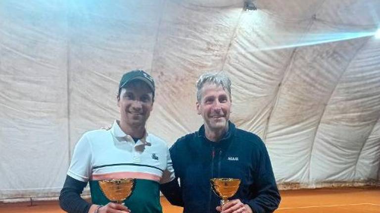 La premiazione dei due finalisti La premiazione dei due finalisti