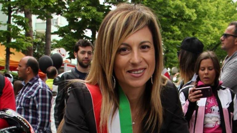 Coriano, le scuse dopo le offese sui social: la sindaca Spinelli ritira la querela Coriano, le scuse dopo le offese sui social: la sindaca Spinelli ritira la querela