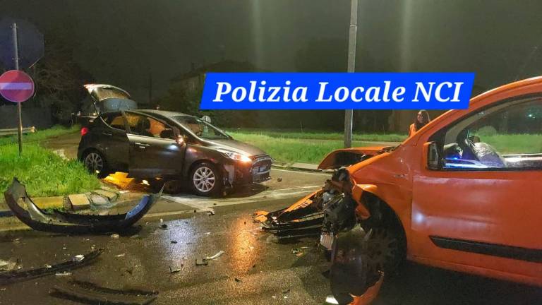 Imola, scontro in serata sulla Selice ferita una 32enne Imola, scontro in serata sulla Selice ferita una 32enne