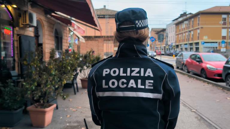 Ravenna, evade dai domiciliari e manomette il braccialetto elettronico: arrestato 44enne Ravenna, evade dai domiciliari e manomette il braccialetto elettronico: arrestato 44enne