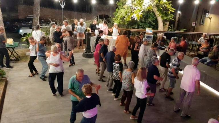 Longiano, “Balerina” torna e rilancia con sei serate danzanti sotto le stelle Longiano, “Balerina” torna e rilancia con sei serate danzanti sotto le stelle