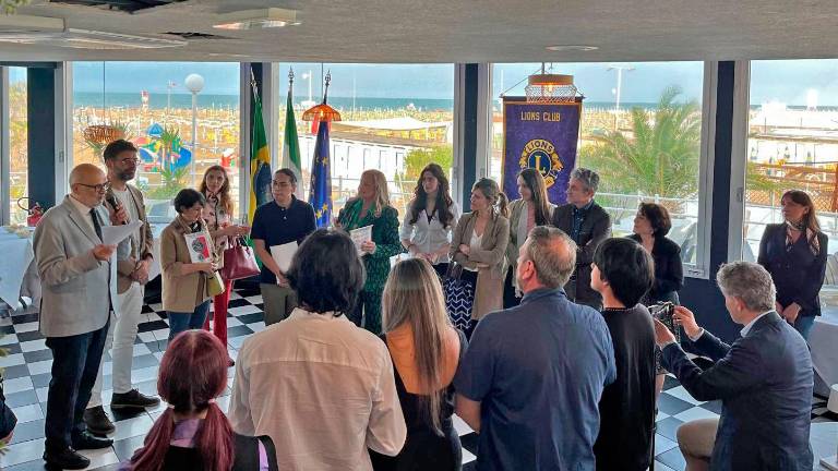 Il Lions Club Rimini Host premia gli studenti nel ricordo del professor Zangheri Il Lions Club Rimini Host premia gli studenti nel ricordo del professor Zangheri