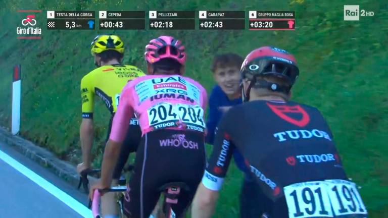 E al Giro d’Italia spunta il calciatore del Cesena Tommaso Berti E al Giro d’Italia spunta il calciatore del Cesena Tommaso Berti