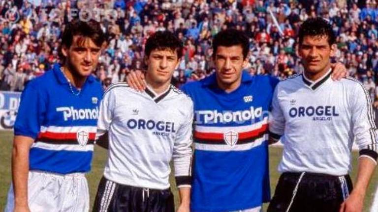 Da sinistra Roberto Mancini, Ruggiero Rizzitelli, Gianluca Vialli e Giuseppe Lorenzo prima di un Cesena-Sampdoria 2-0 in Serie A nel 1987-1988 Da sinistra Roberto Mancini, Ruggiero Rizzitelli, Gianluca Vialli e Giuseppe Lorenzo prima di un Cesena-Sampdoria 2-0 in Serie A nel 1987-1988