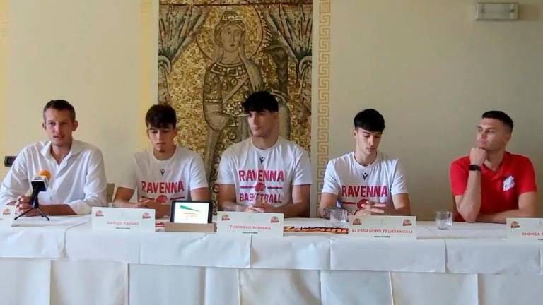 La presentazione di Paiano, Morena e Feliciangeli, con Nicoletti e Auletta La presentazione di Paiano, Morena e Feliciangeli, con Nicoletti e Auletta