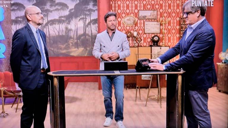 “Cash or Trash”: tastiera da allenamento venduta all’asta in Tv con il cesenate Riciputi “Cash or Trash”: tastiera da allenamento venduta all’asta in Tv con il cesenate Riciputi