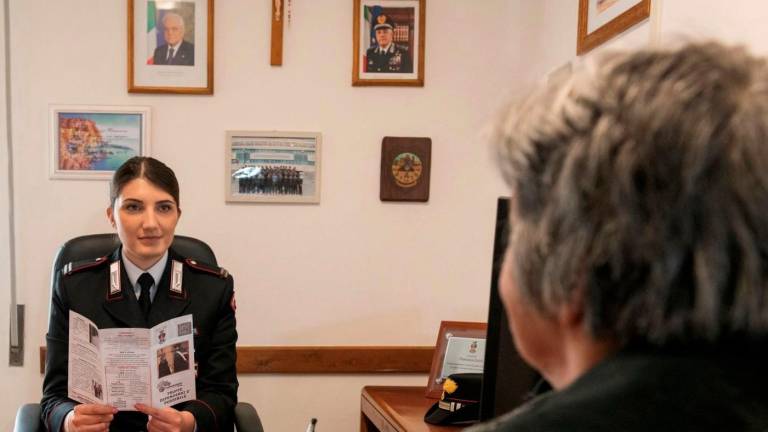 Castel San Pietro, finto carabiniere prova a truffarle, ma le due signore non ci cascano Castel San Pietro, finto carabiniere prova a truffarle, ma le due signore non ci cascano
